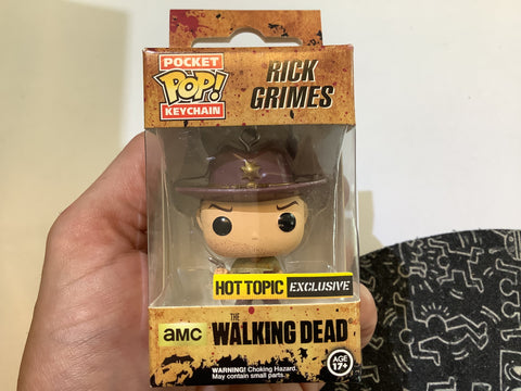 Funko Pop Pocket Keychain The Walking Rick Grimes HOT TOPIC EXCLUSIVE